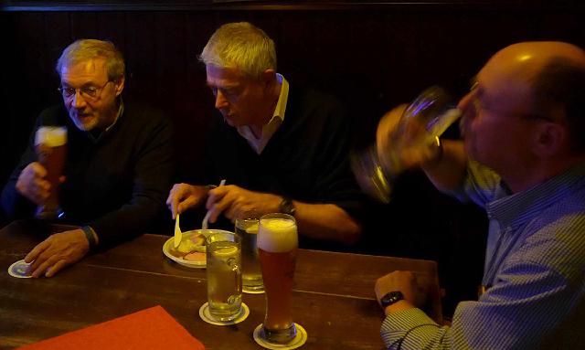 2015 Podium Sonntag 005.jpg - Weissbier und Wasser